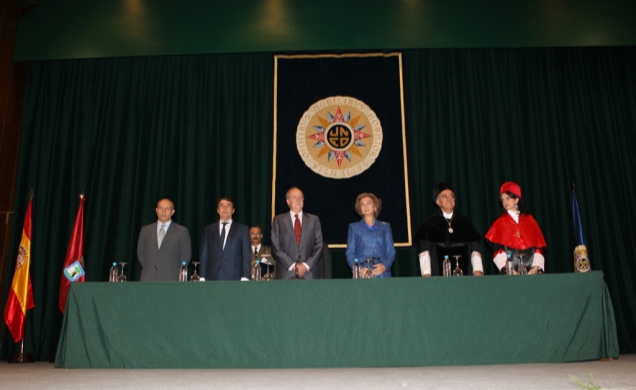 Apertura del Curso Universitario 2012/2013. Vista de la mesa presidencial durante el acto 